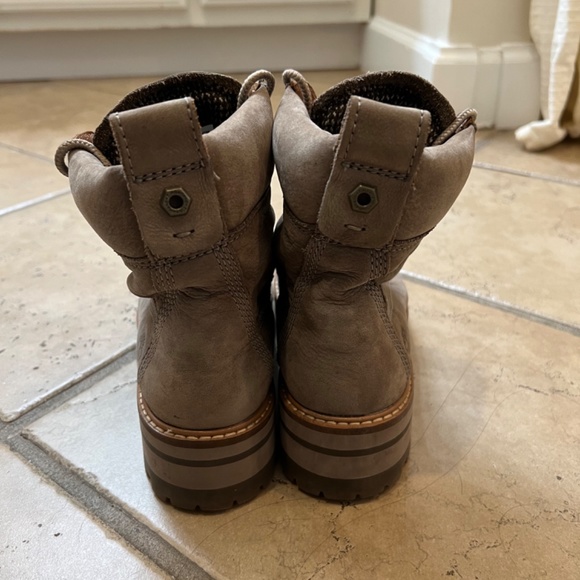 Women’s Timberland Boots 6.5 - Picture 3 of 6